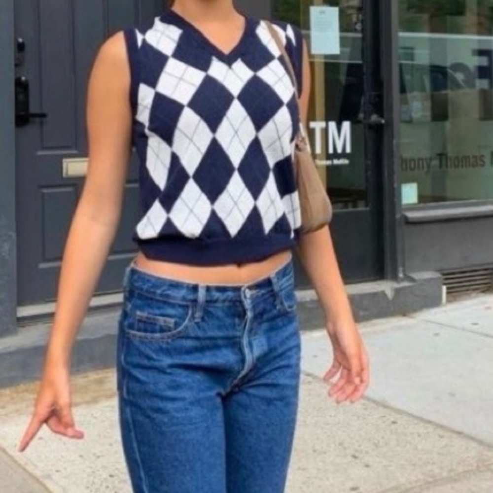 Brandy Melville Classic argyle V-neck sweater vest in navy and white with green.